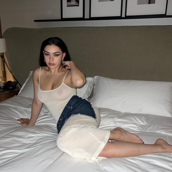 Charli Xcx Braless Boobs