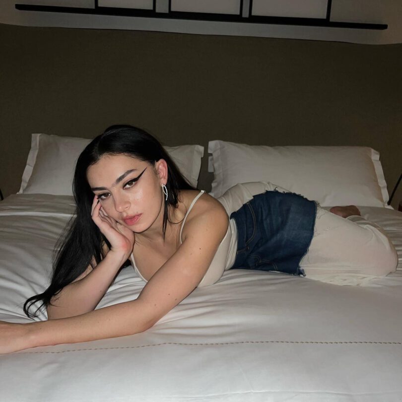 Charli Xcx Braless Boobs