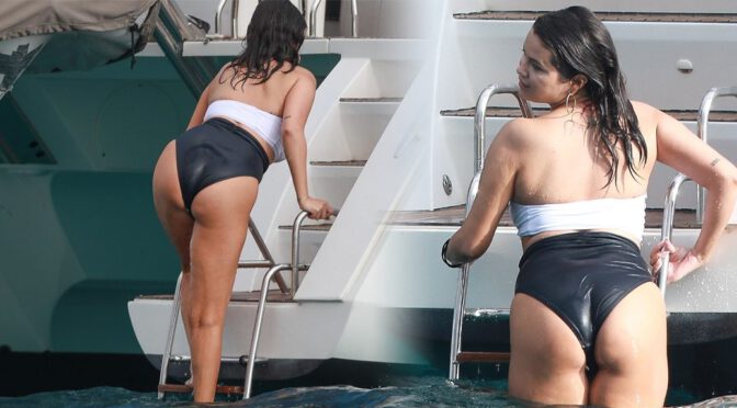 Selena Gomez Shows Big Sexy Ass in Bikini on a Yacht in Cabo