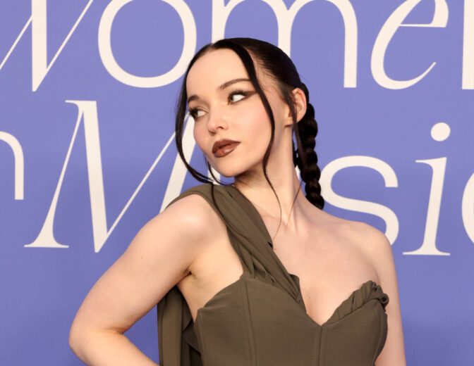 Dove Cameron Gorgeous Dress Cleavage Billboard Awards