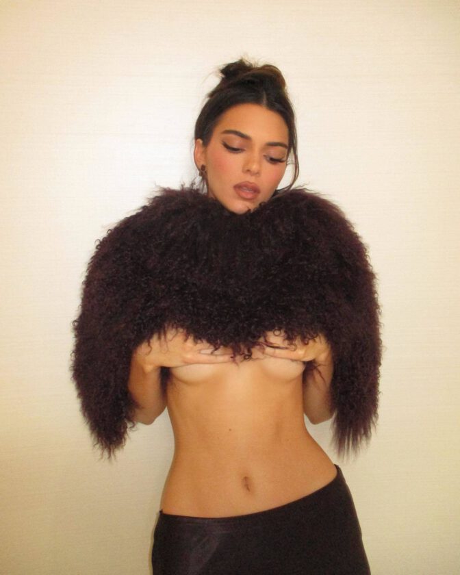 Kendall Jenner Toned Body Braless Underboobs Photoshoot