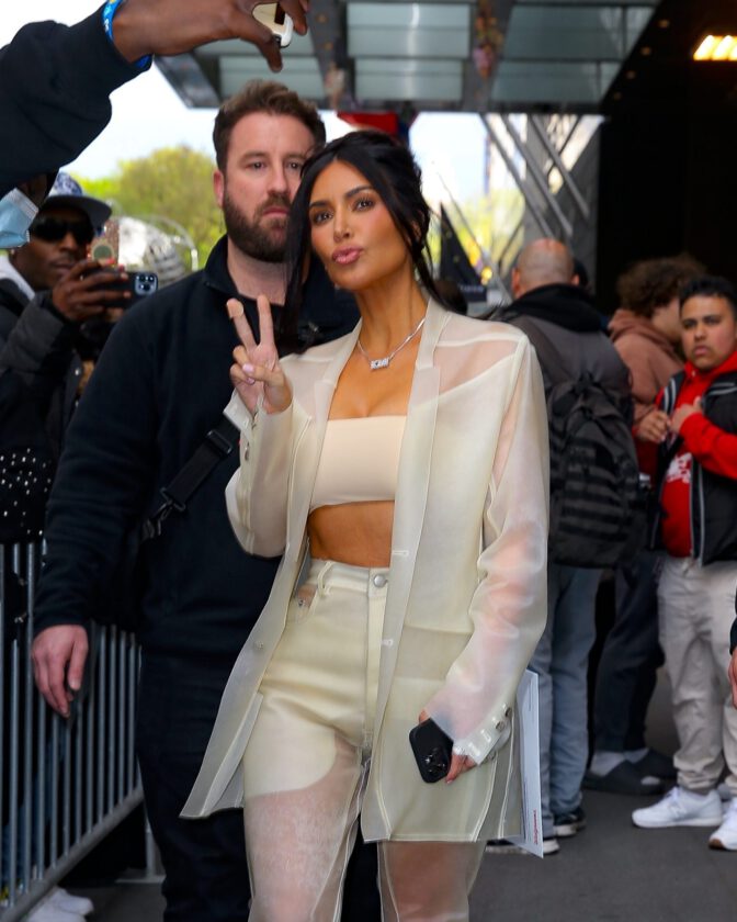 Kim Kardashian Revealing Tub Top Big Breasts