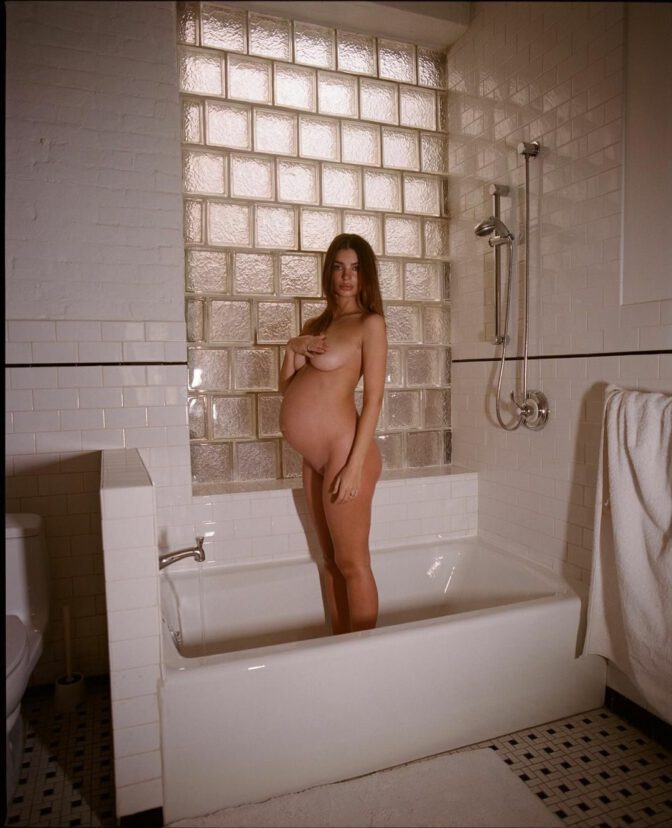 Emily Ratajkowski Naked Pregnancy Photo Shoot