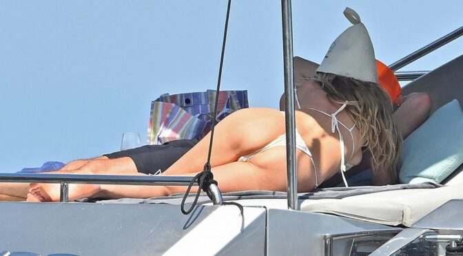 Heidi Klum Bares All in Sultry Thong Bikini Photos: Exclusive Paparazzi Shots