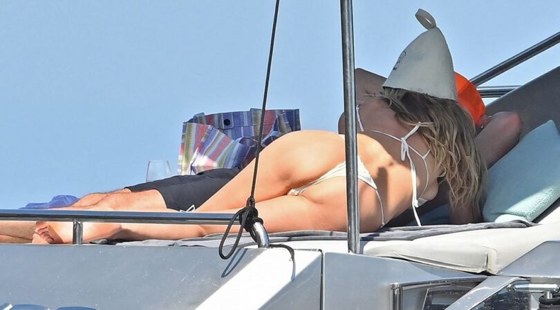 Heidi Klum Bares All in Sultry Thong Bikini Photos: Exclusive Paparazzi Shots