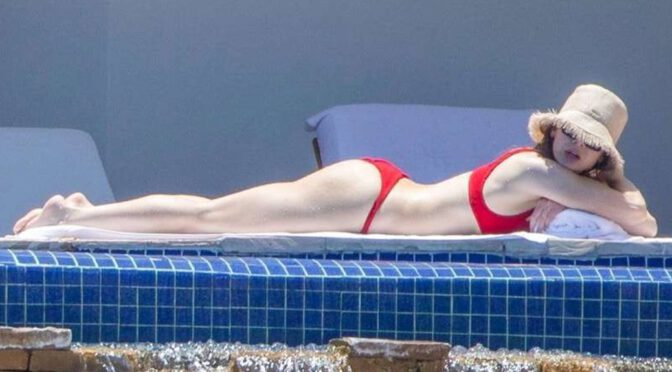 Scorching Hotness Alert: Hailee Steinfeld Flaunts Her Sexy Body in Red Bikini