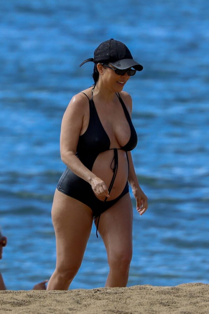 Kourtney Kardashian Big Breasts Thong Swimsuit Beach