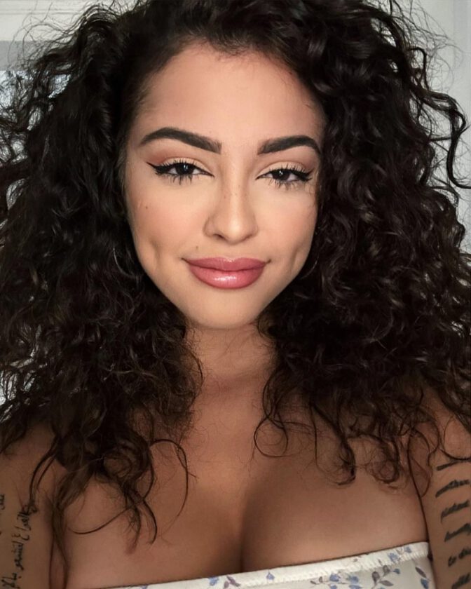Alluring Malu Trevejo Boobs And Cleavage