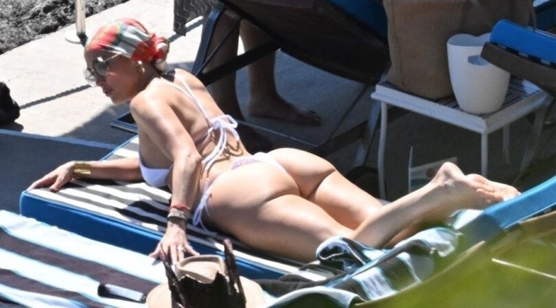 Beyond Sexy: Jennifer Lopez’s Big Ass and Boobs Shine in Thong Bikini Pics!