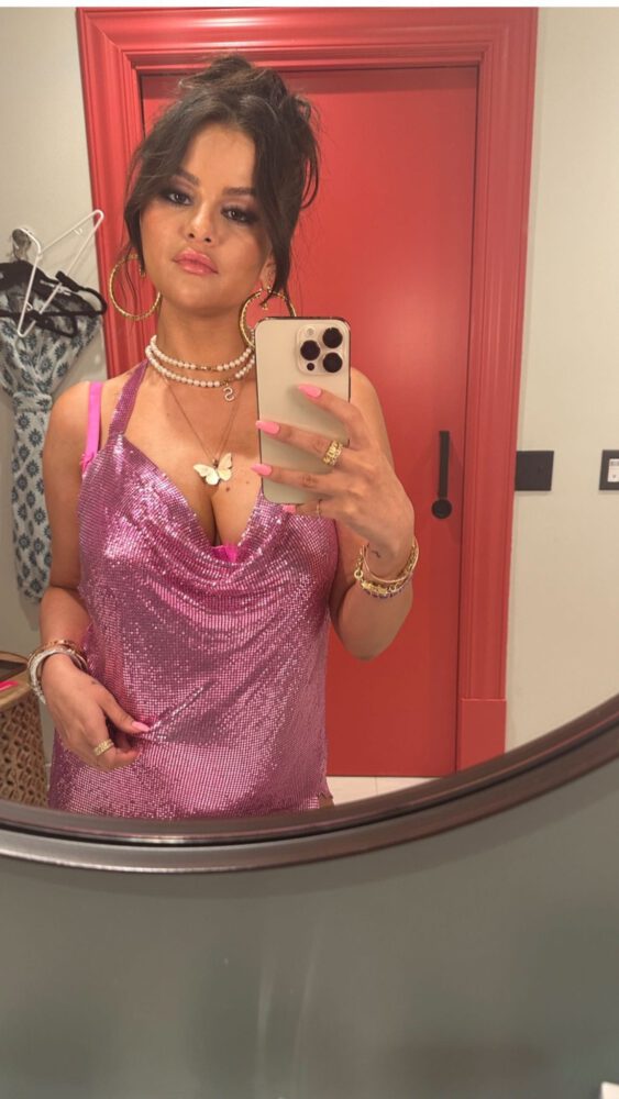 Selena Gomez Fantastic Cleavage