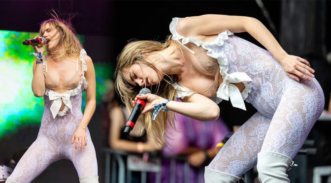 Suki Waterhouse at Lollapalooza: Bra-Clad Dance with Nipples in Spotlight!