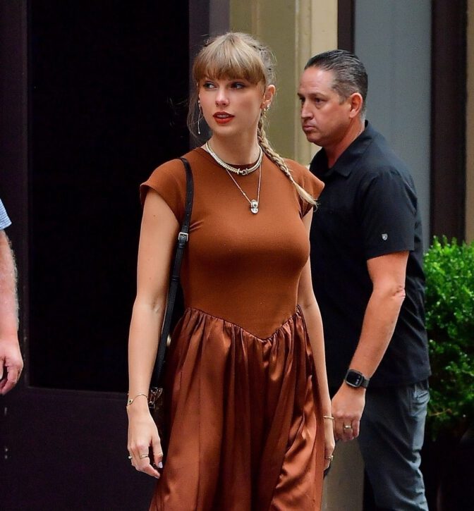 Taylor Swift Nyc Busty Glamour Zero Bond