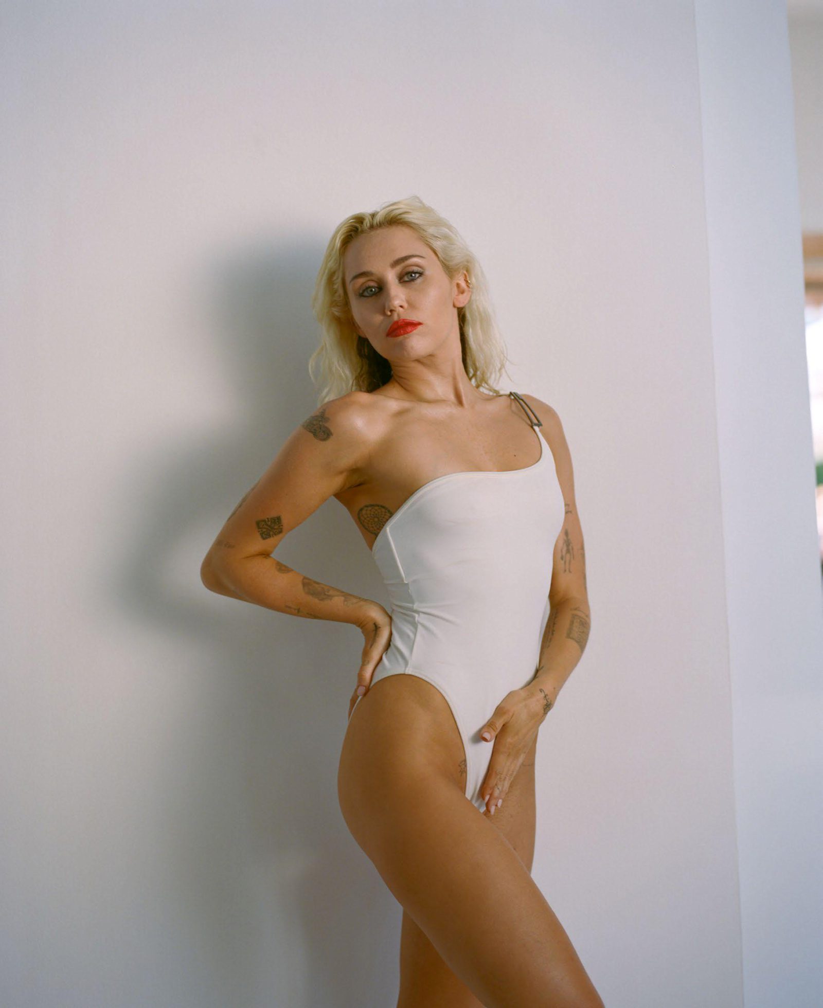 https://www.hotcelebshome.com/wp-content/uploads/2023/10/Miley-Cyrus-Endless-Summer-Vacation-Topless-Boobs-Ass-108.jpg