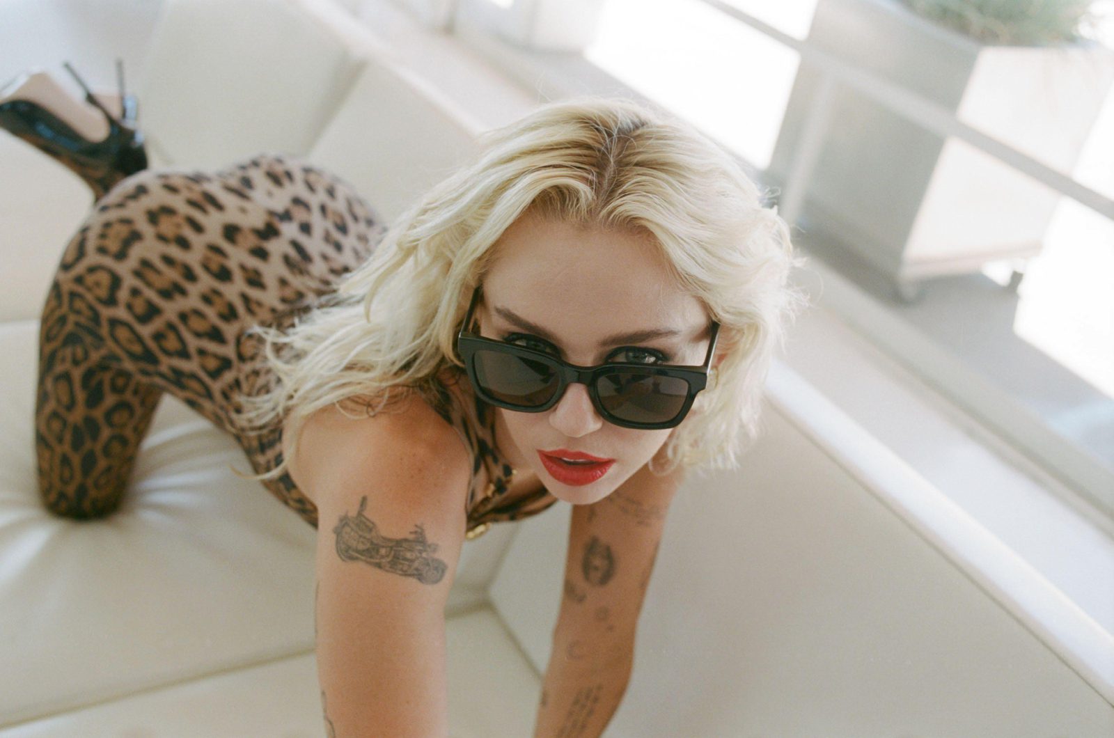 https://www.hotcelebshome.com/wp-content/uploads/2023/10/Miley-Cyrus-Endless-Summer-Vacation-Topless-Boobs-Ass-82.jpg
