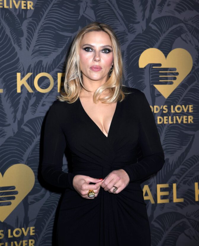 Scarlett Johansson Golden Heart Awards Cleavage Breasts