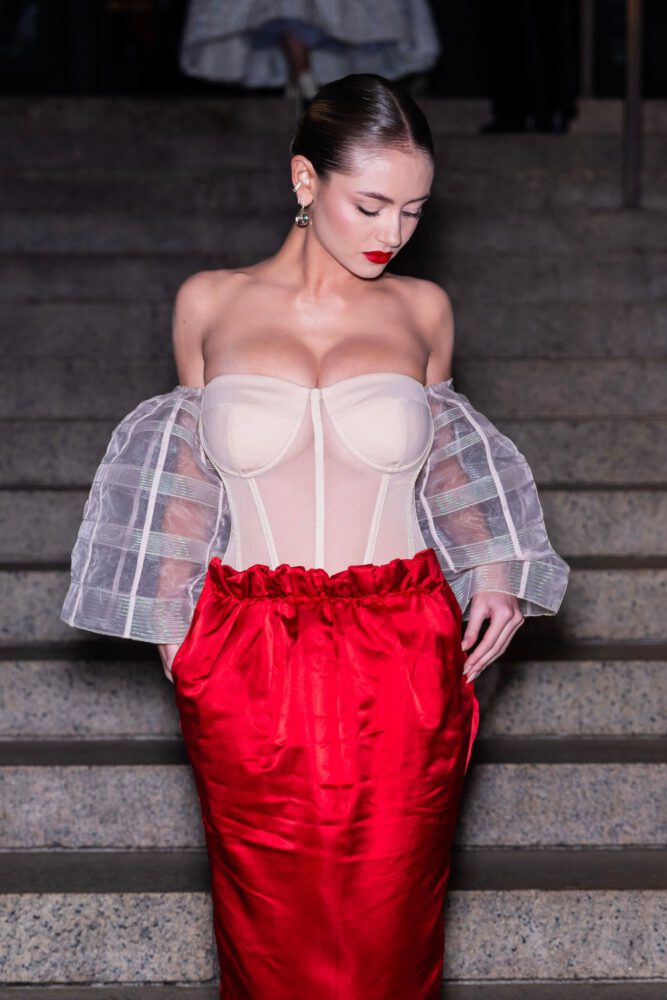 Leni Klum Braless Boobs Cfda Awards
