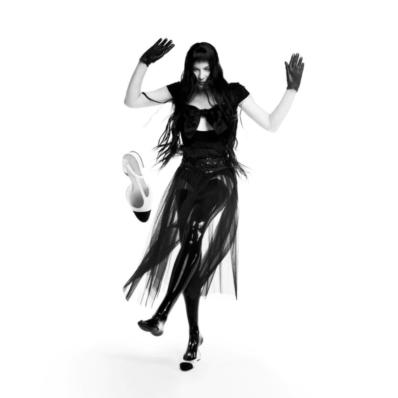 Liv Tyler Sexy Pose The Perfect Magazine