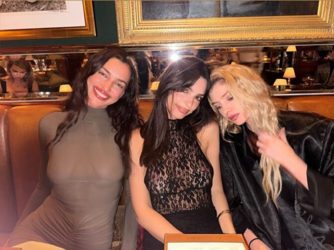 Emily Ratajkowski Braless Boobs