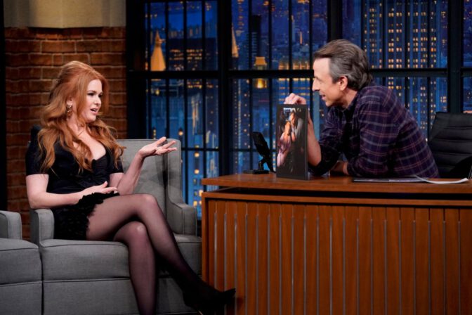 Isla Fisher Scandalous Cleavage Big Breasts