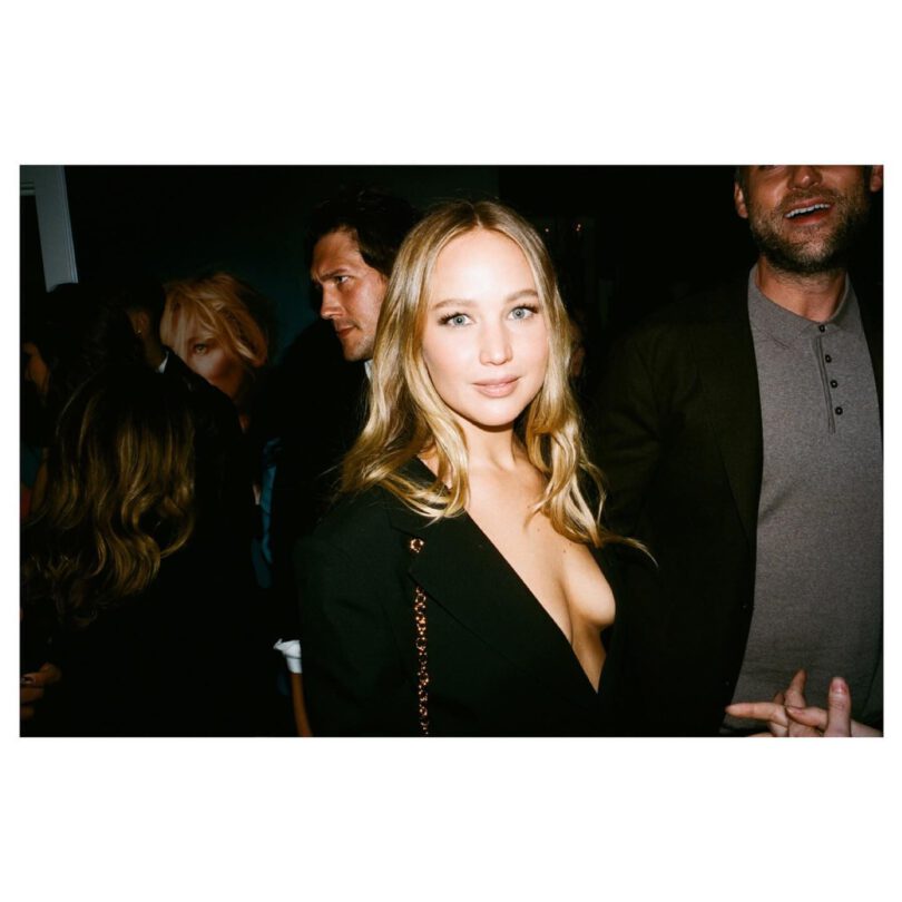 Jennifer Lawrence Sexy Braless Cleavage