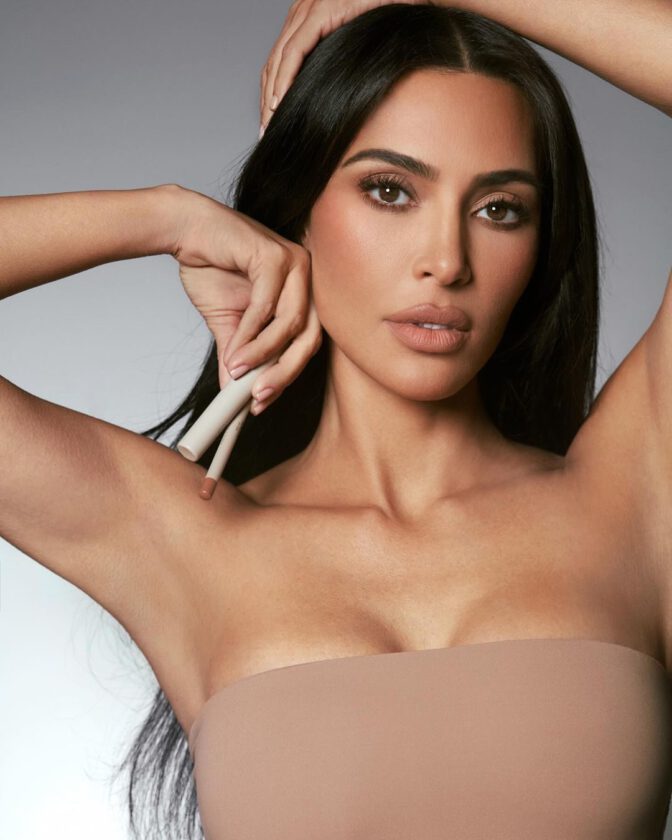 Kim Kardashian Skims Big Breasts