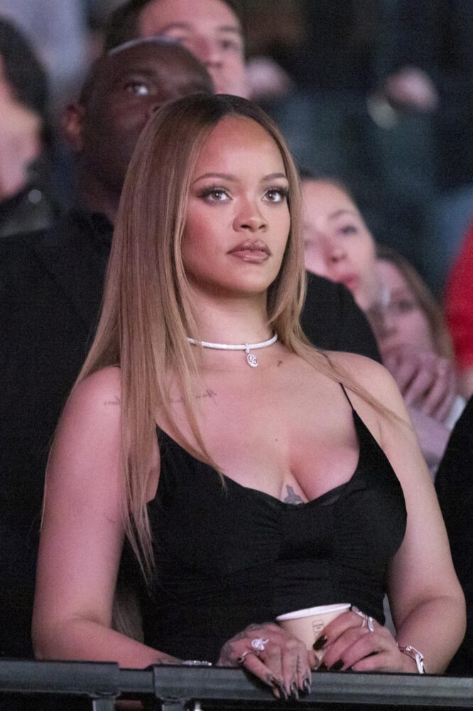 Rihanna Cleavage Show Paris