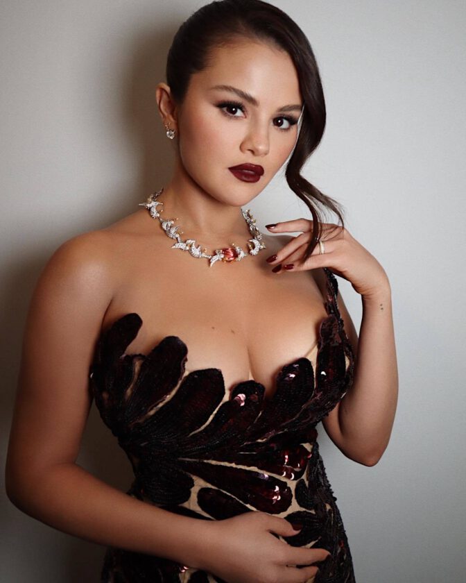 Selena Gomez Cleavage Emmy Awards