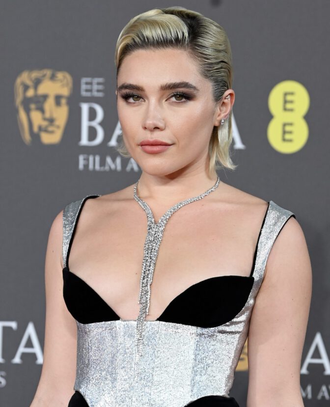 Florence Pugh Revealing Dress Cleavage Ee Bafta Film Awards