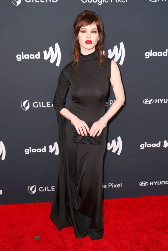 Sophie Thatcher Braless Beauty Glaad Media Awards