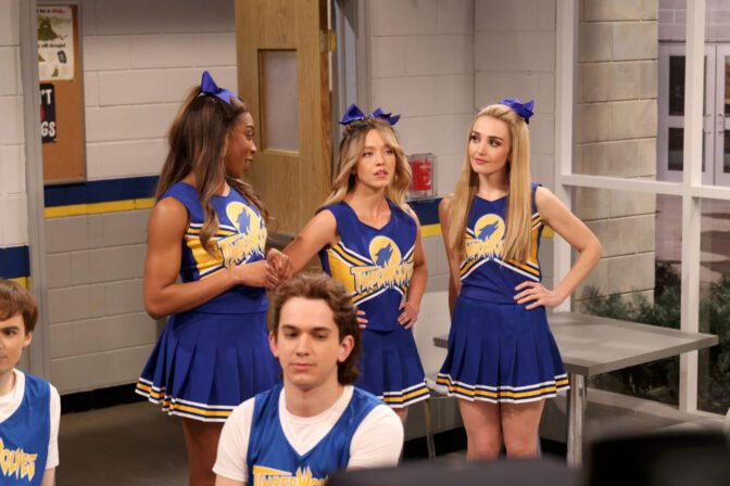Sydney Sweeney Dazzles In A Revealing Outfit, Flaunting Her Big Breasts On Snl.