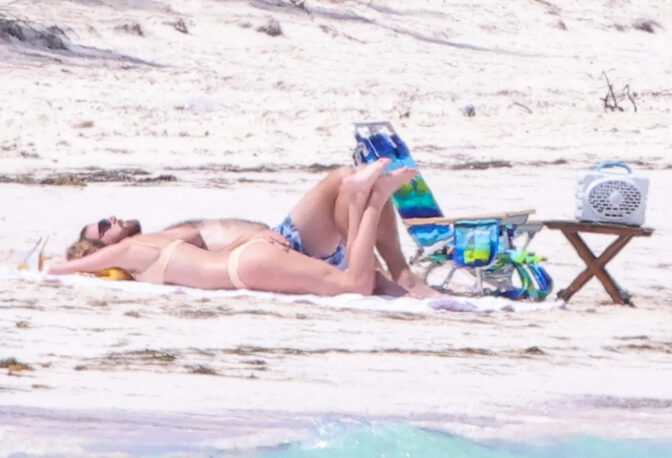 Taylor Swift Sexy Bikini Bahamas