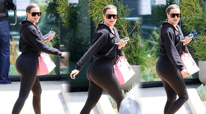 Khloe Kardashian Flaunts Her Jaw-Dropping Booty in Sizzling Black Leggings!