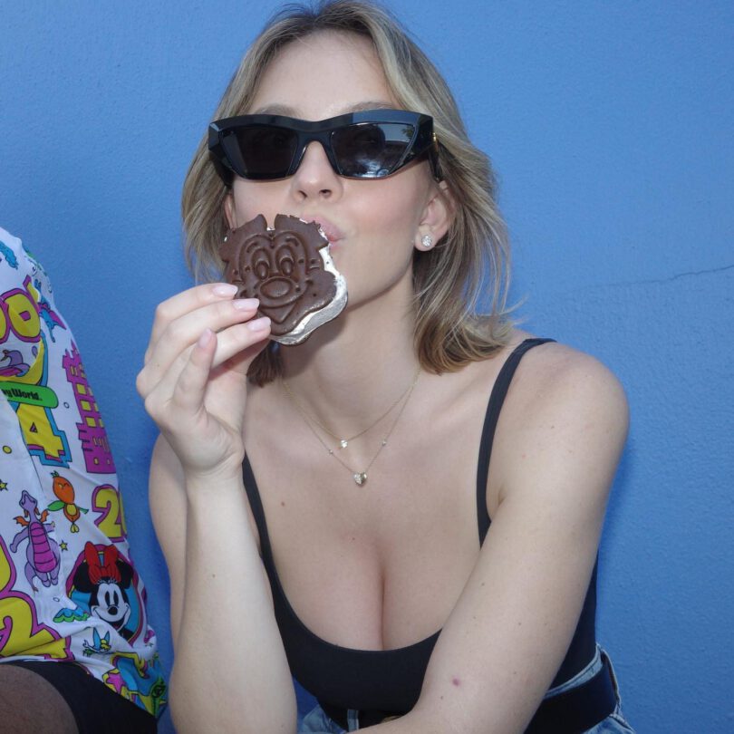 Sydney Sweeeny Big Cleavage