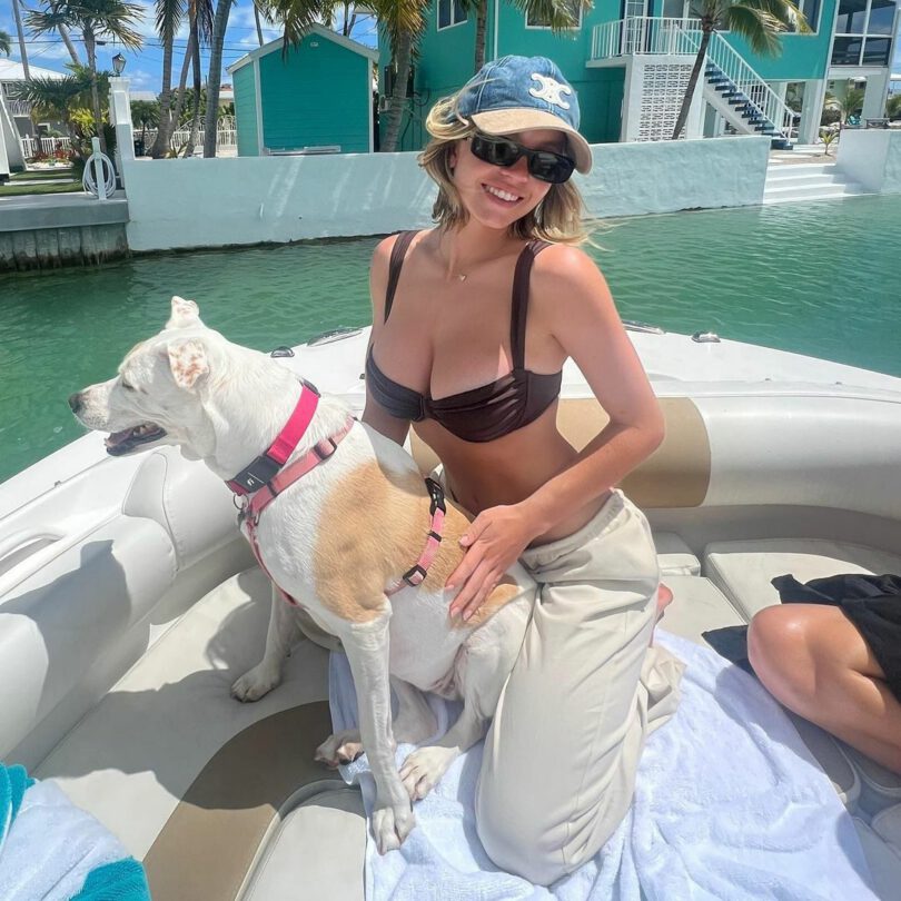 Sydney Sweeney Beatufiul In Bikini Top