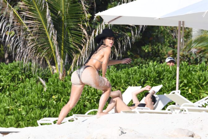 Kim Kardashian Beach Bombshell Turks And Caicos