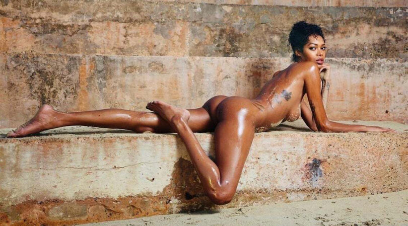 Topless Temptation: Jessica White Flaunts Stunning Body in Erotic Shoot