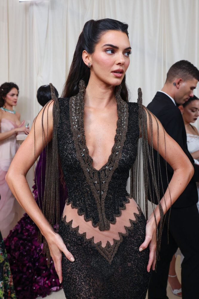 Met Gala Kendall Jenner Cleavage Braless