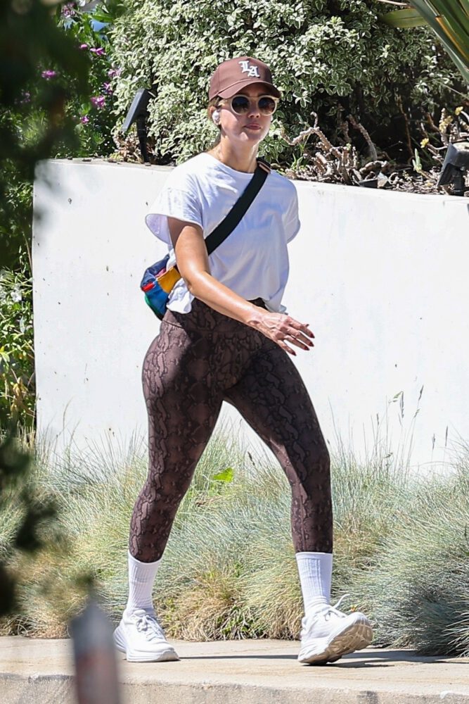 Jessica Alba Sexy Ass Tight Leggings Beverly Hills