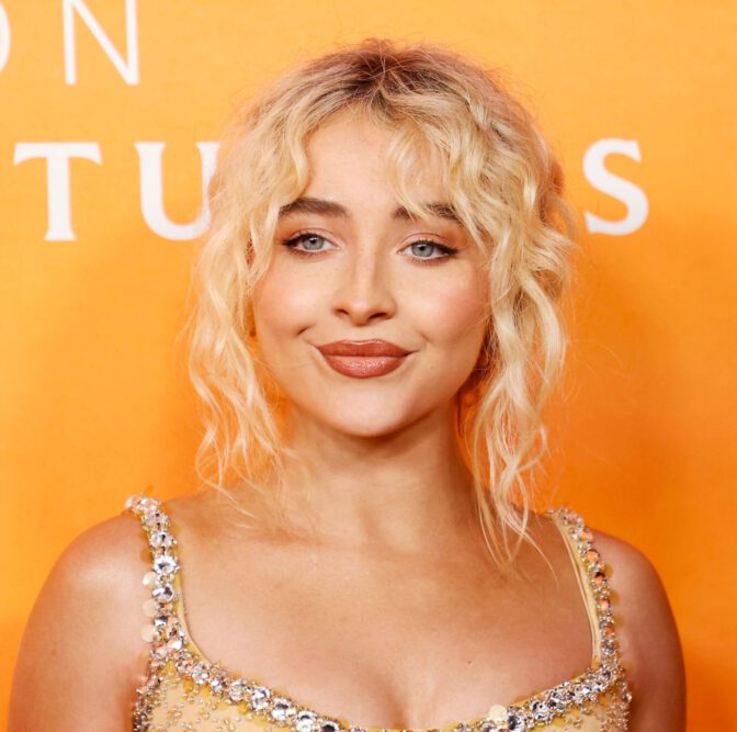 Sabrina Carpenter Gorgeous Dress Variety Young Hollywood