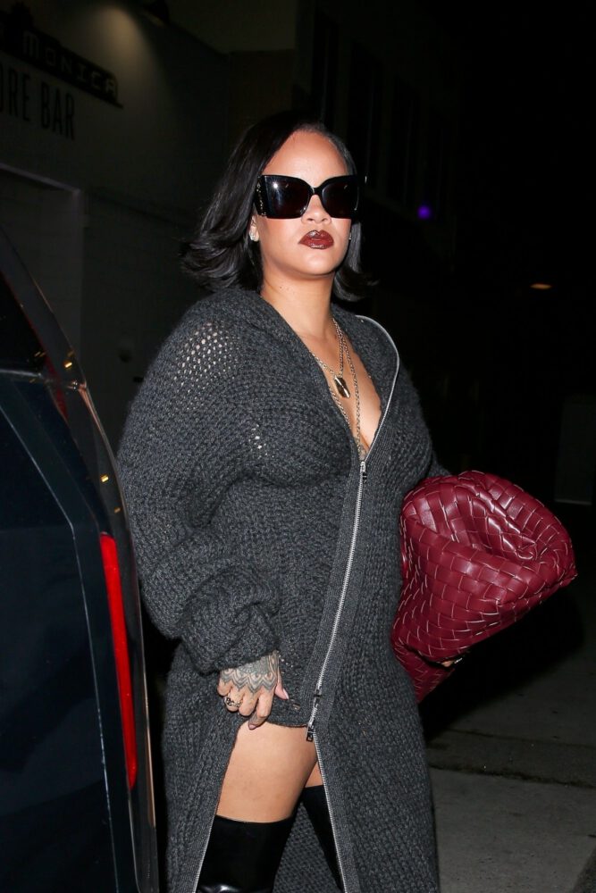Rihanna Sheer Knit Dress Curvy Body Thighs Sexy Look