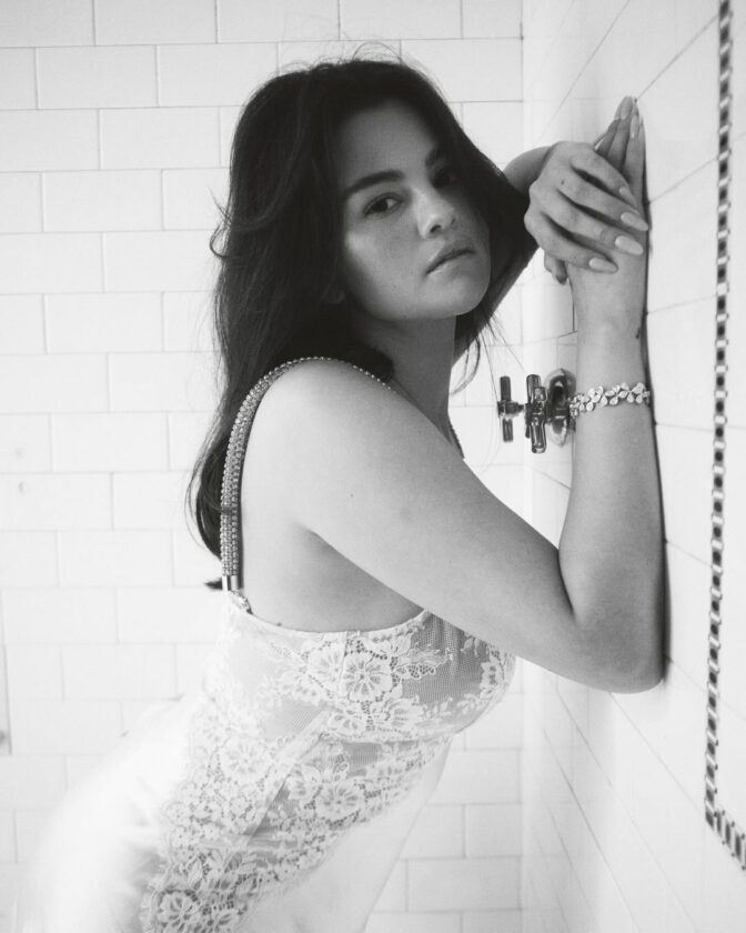 Selena Gomez Sexy Cleavage Photoshoot