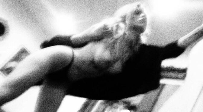 Lottie Moss Turns Up the Heat – Topless & Unapologetically Sexy!