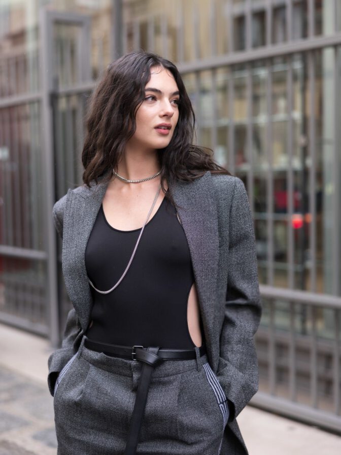 Braless, Bold, And Beautiful—deva Cassel’s Pokies Steal The Show!