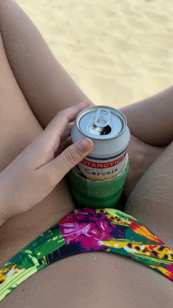 Emily Ratajkowski’s Boobs And Booty Are Stealing The Scene In Rio! 🔥