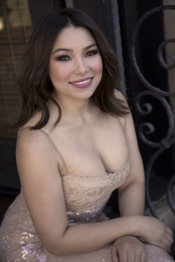 Jessica Parker Kennedy Sexy Cleavage