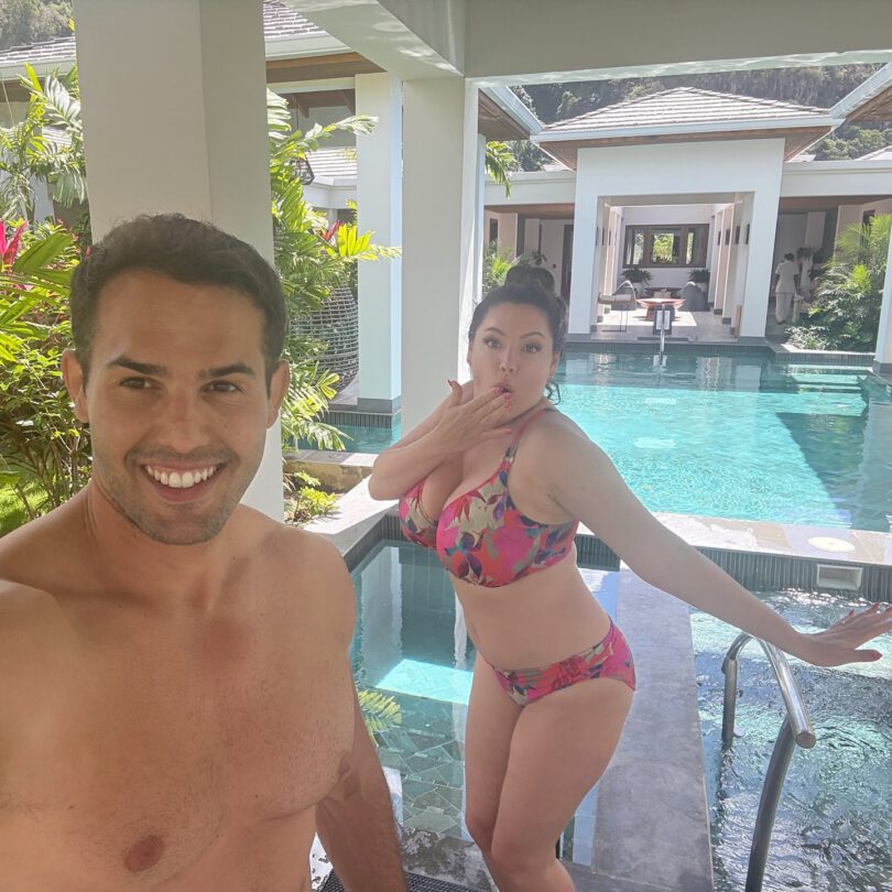 Kelly Brook Huge Boobs Bikini