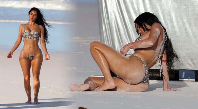 Kim Kardashian Stuning Body Bikini