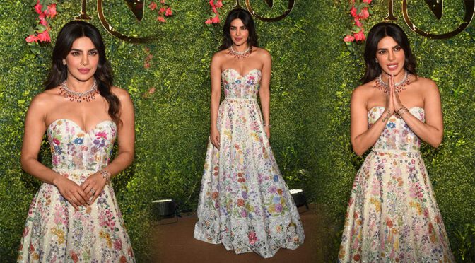 Priyanka Chopra Looks Absolutely Gorgeous at Mumbai Cocktail Party!