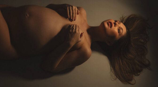 Sammi Hanratty Topless Pregnant