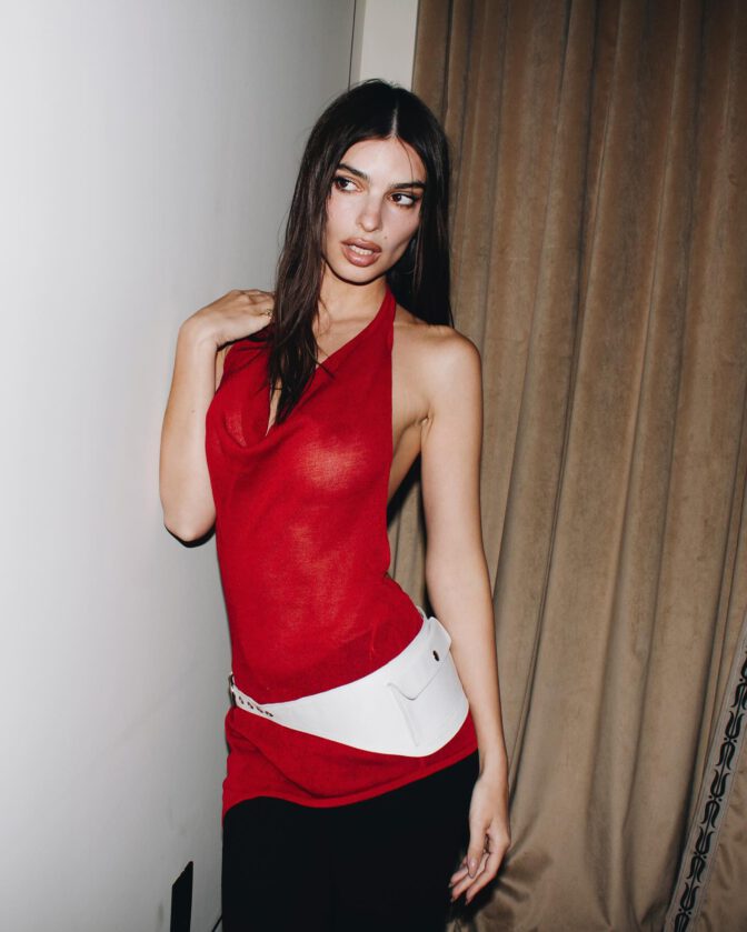 Emily Ratajkowski Nipples See Through Top Braless